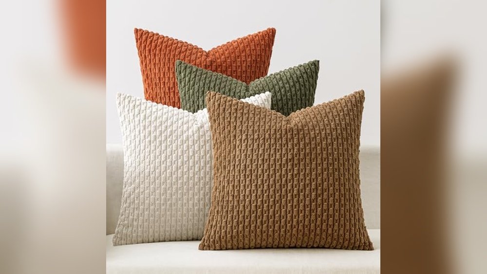 Best Color Pillows for Beige Couch
