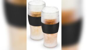 Best Beer Mugs for Freezing: Top Insulated Glasses to Keep Cold