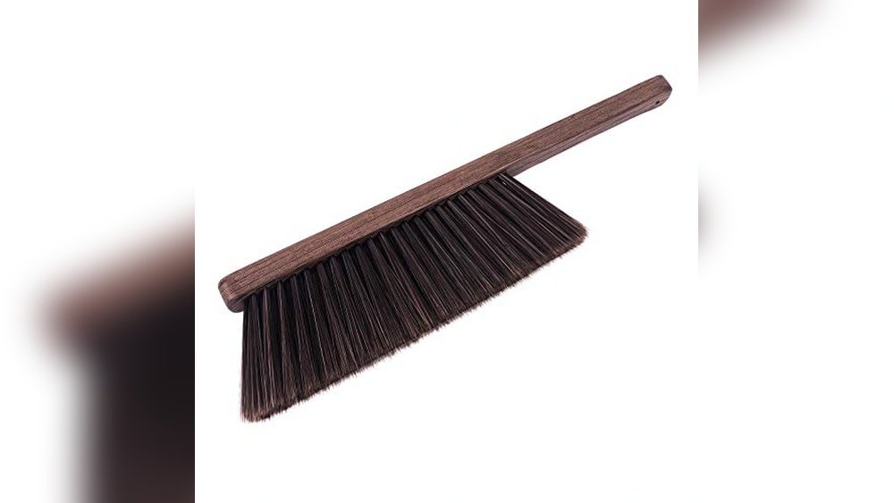 Best Brush for Velvet Sofa: Soft Bristle Hand Broom for Gentle Cleaning