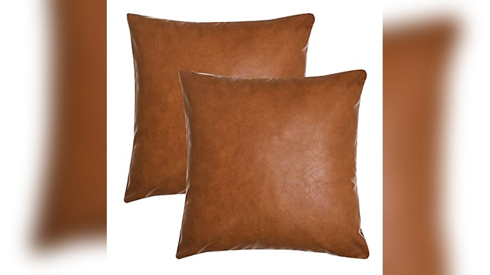 Best Color Throw Pillows for Brown Leather Couch to Elevate Style