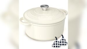 Best Cookware for Baking Bread: Top Durable Dutch Ovens & Loaf Pans