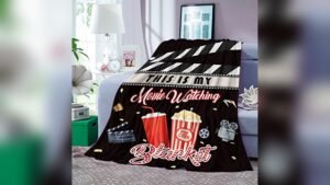 Best Couch for Movie Watching: Cozy Throws and Inflatable Loungers Reviewed