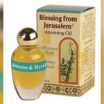 Best Essential Oil Blends for Christmas: Aromatic Holiday Gift Ideas