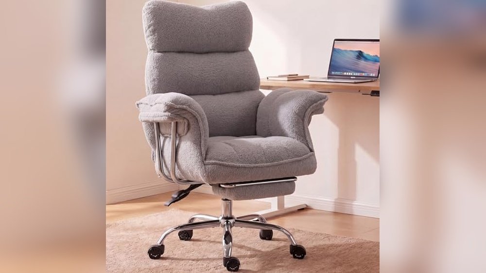 Best Office Chair for Sitting Long Periods 2: Comfort Meets Ergonomic Support