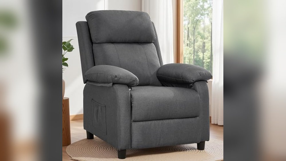 Best Reading Chair for Short Person: Top Comfortable Small Recliners Reviewed
