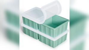 Best Way to Freeze Tomatoes for Soup Using Silicone Freezer Trays