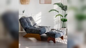 Best Type of Chair for Reading: MAXYOYO Comfy Accent Chair with Ottoman